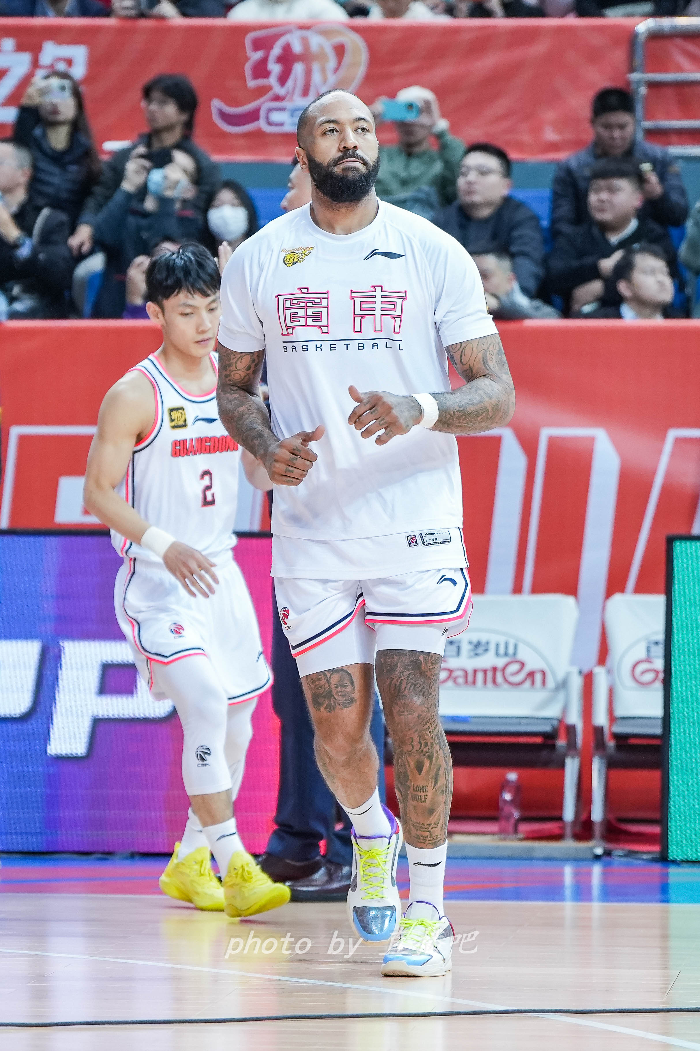  打得不錯(cuò)！36歲吉倫沃特原本的第三外援卻成廣東男籃的真大腿