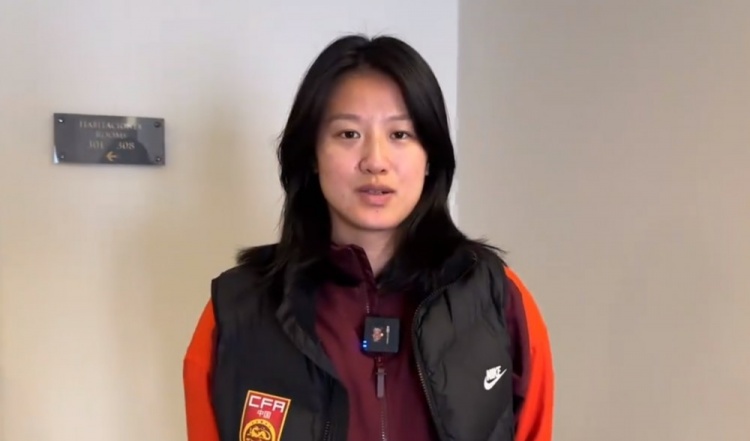  汪琳琳：范迪克是我的偶像和目標(biāo)，希望變成他那樣全面的中后衛(wèi)
