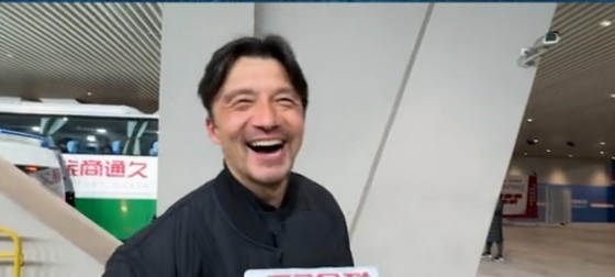  帶孩子和帶球隊(duì)哪個(gè)更累？謝暉笑言：都累，但帶孩子更累