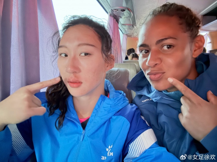  神勇！女足國門徐歡曬照，比賽中被球砸臉仍力保球門不失