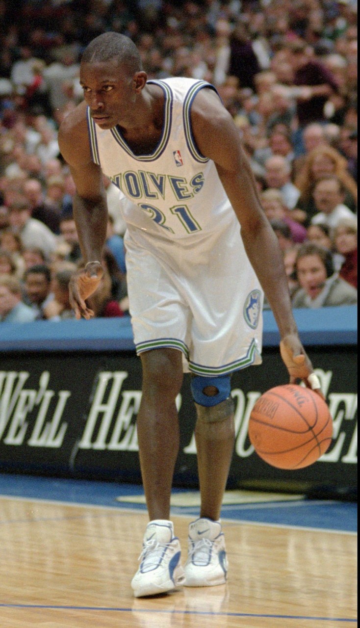 KG：你以為我喜歡狼隊(duì)老板那個(gè)XX？我們來(lái)NBA就是工作&拿錢回家