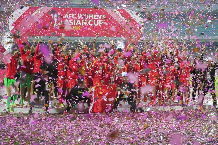  中國(guó)女足亞洲杯奪冠三周年！決賽3-2逆轉(zhuǎn)韓國(guó)，時(shí)隔16年再登頂