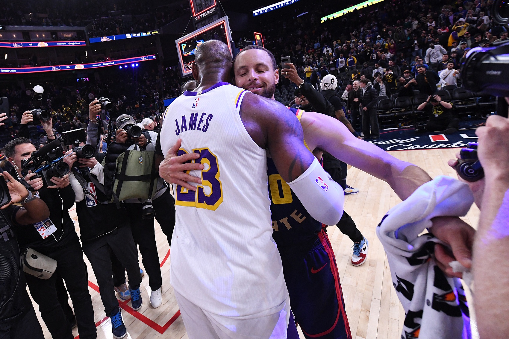  見證傳奇！詹姆斯庫里年滿36歲且同場均砍下35+ NBA歷史首對！