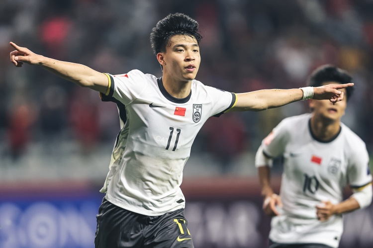  北青體育：18歲“跳級生”王鈺棟有望進(jìn)入國足客戰(zhàn)沙特名單！