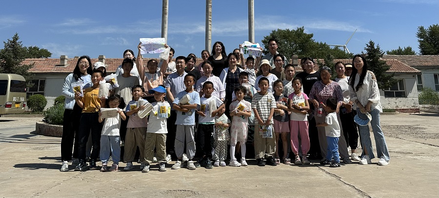 農(nóng)墾中心團支部、婦委會開展聯(lián)學(xué)共建暨 調(diào)研實踐活動