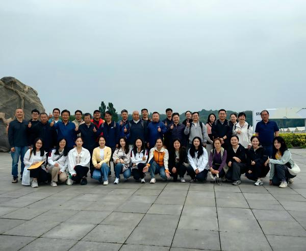 躍動(dòng)春光，共赴夏至 ——中國農(nóng)墾經(jīng)濟(jì)發(fā)展中心組織開展春游暨職工健步走活動(dòng)